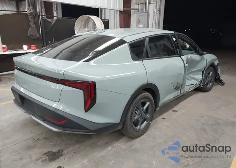 2025 Kia K4 Lxs z USA, uszkodzony, nr VIN 3KPFT4DE6SE205556